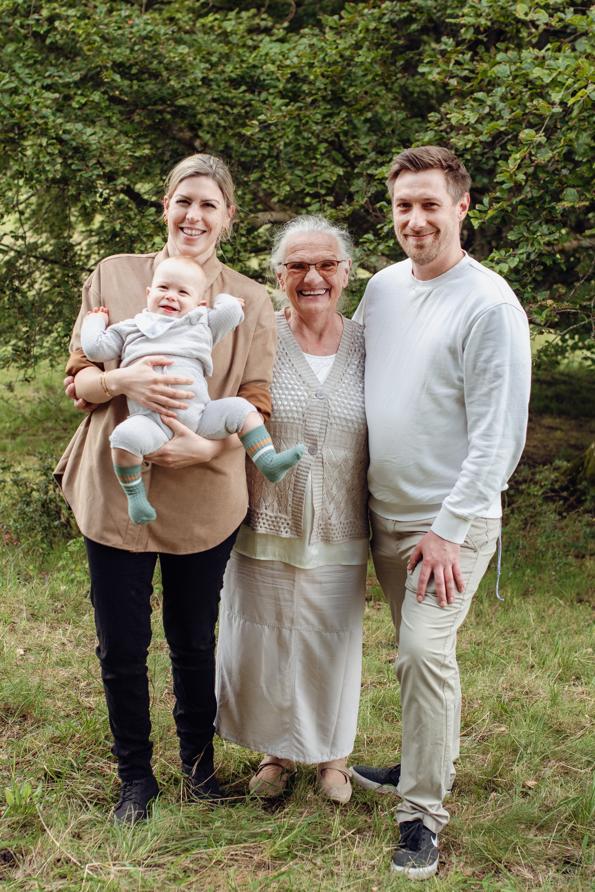 Familienfoto im Freien – Familie und Baby, Albstadt & Zollernalbkreis