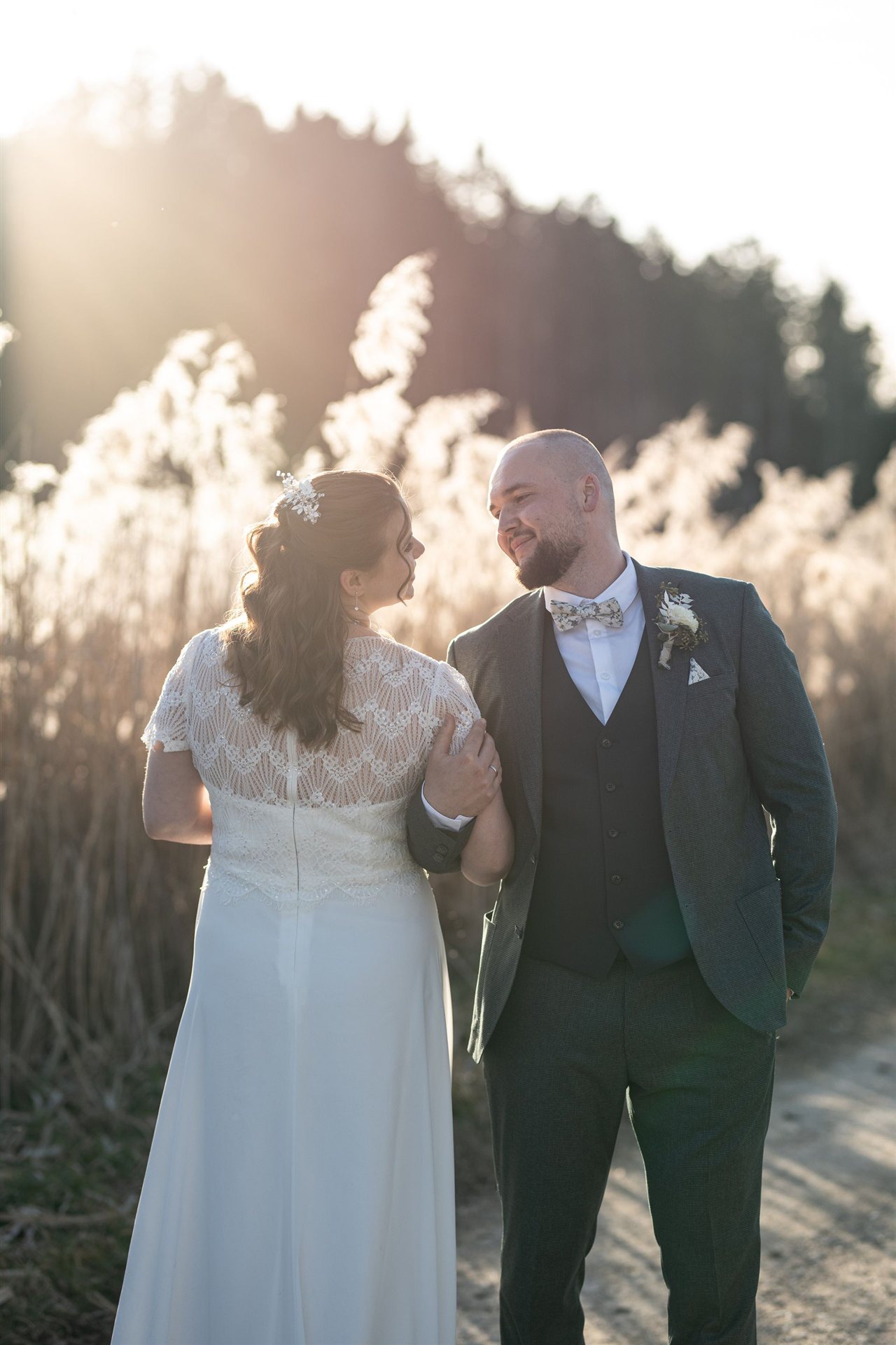 Glueckliches Brautpaar – Hochzeitsfotografie, Albstadt & Zollernalbkreis